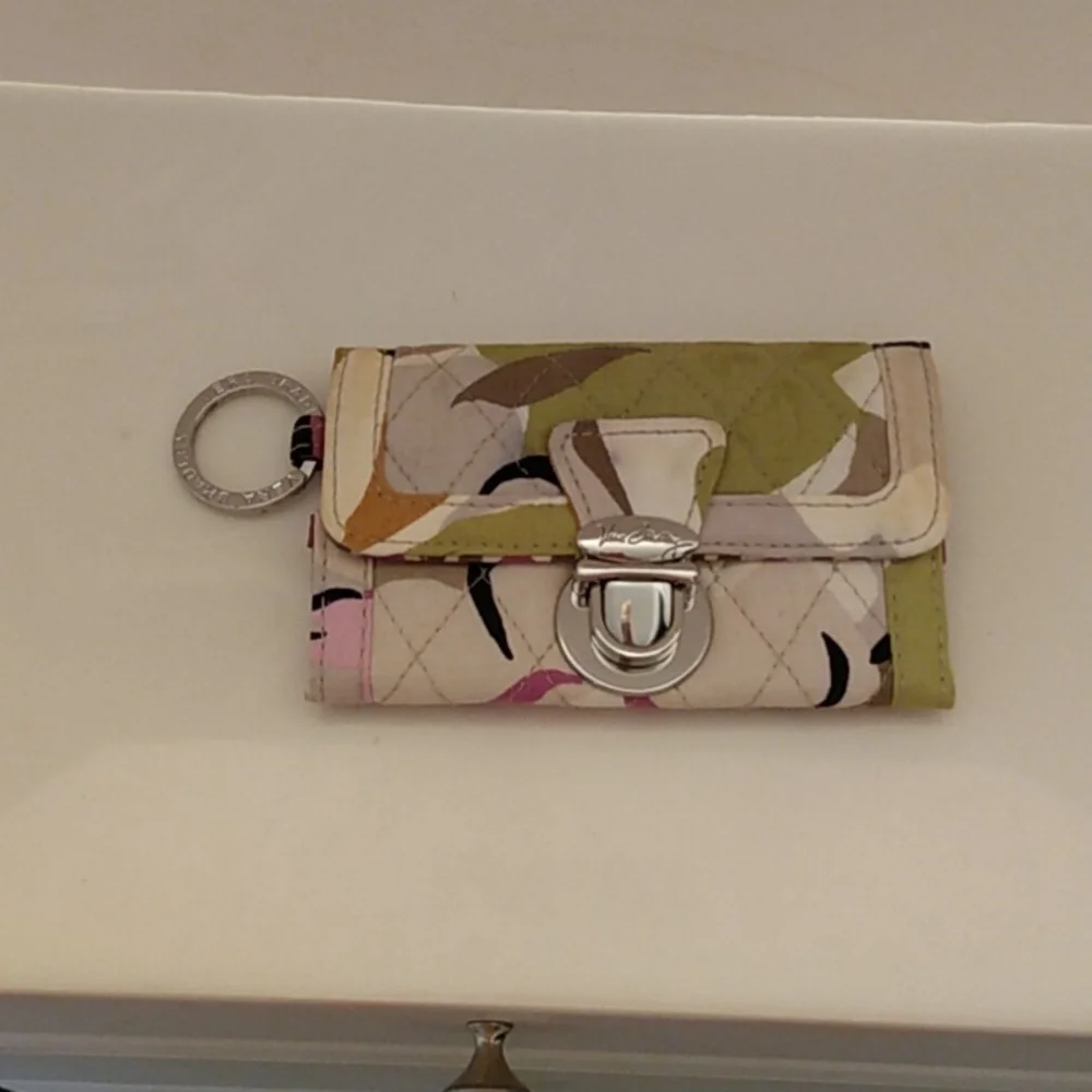 VERA BRADLEY Quick Swipe ID Case Wallet Key Ring Case - Picture 1 of 8